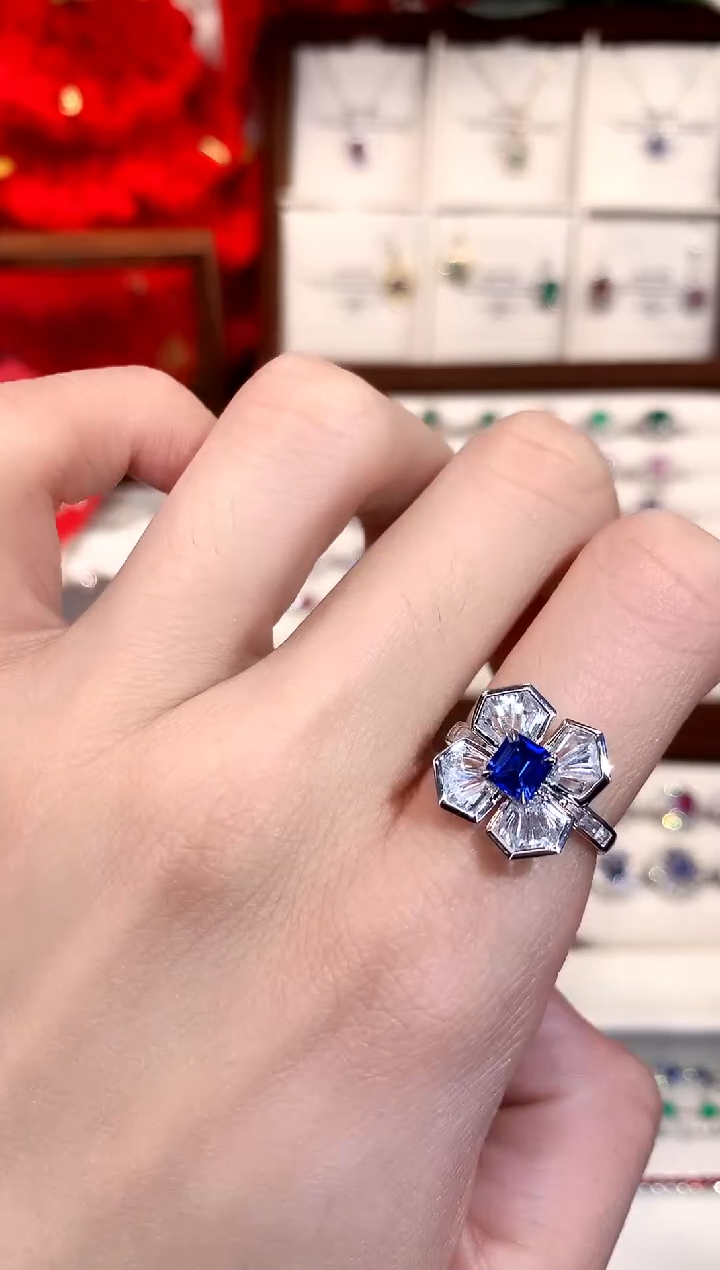 【闪购商品】蓝宝石戒指18K金镶嵌0.79ct/天然宝石/七天无理由