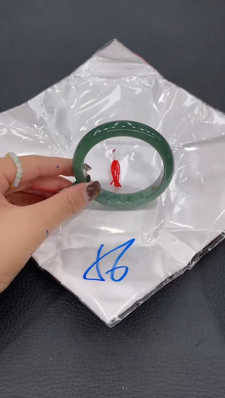 【闪购商品】翡翠手镯未镶嵌手镯