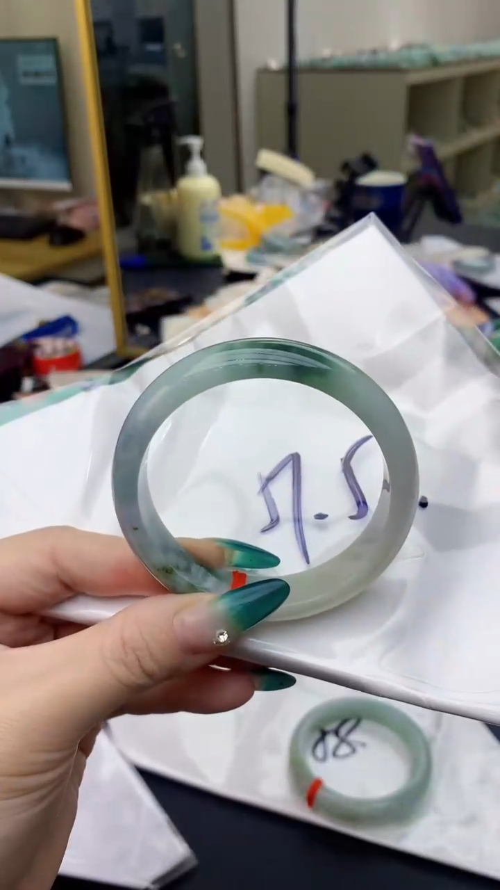 【闪购商品】翡翠手镯未镶嵌0917530177