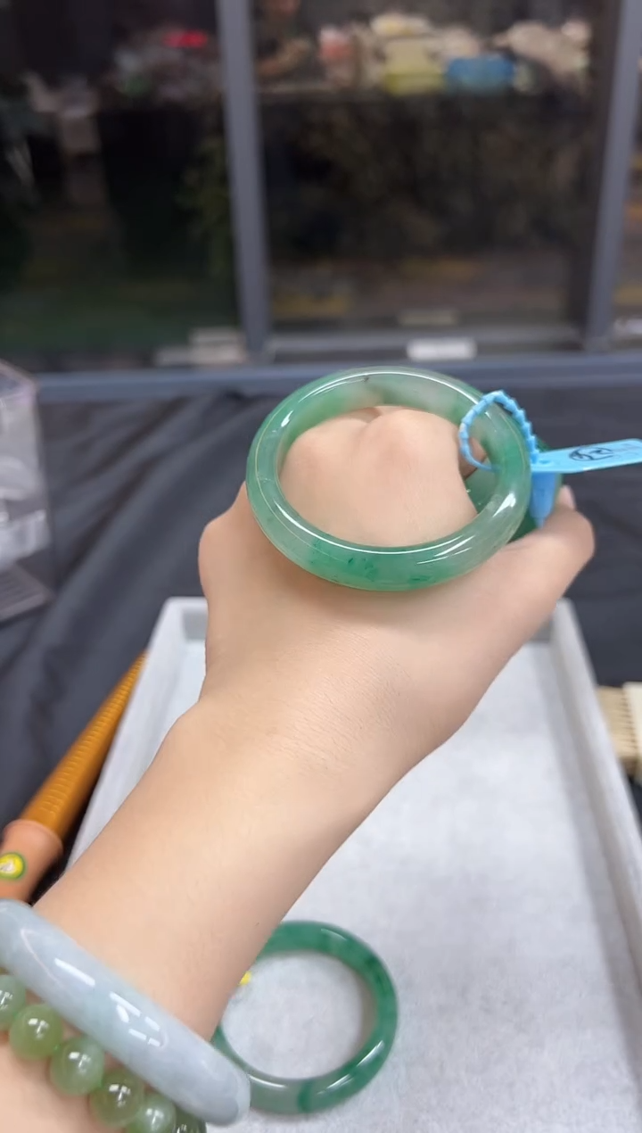 【闪购商品】石英质玉手镯未镶嵌GS6048独龙玉手镯 56