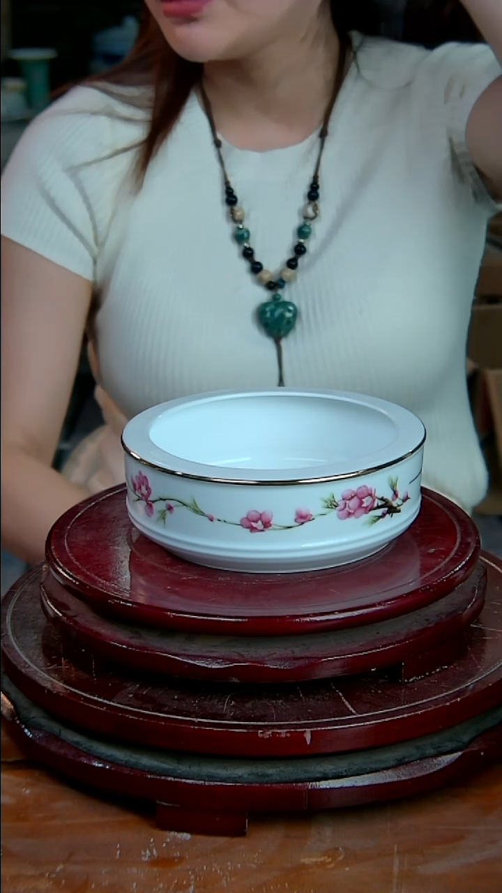摆件景德镇陶瓷摆件水点桃花笔洗