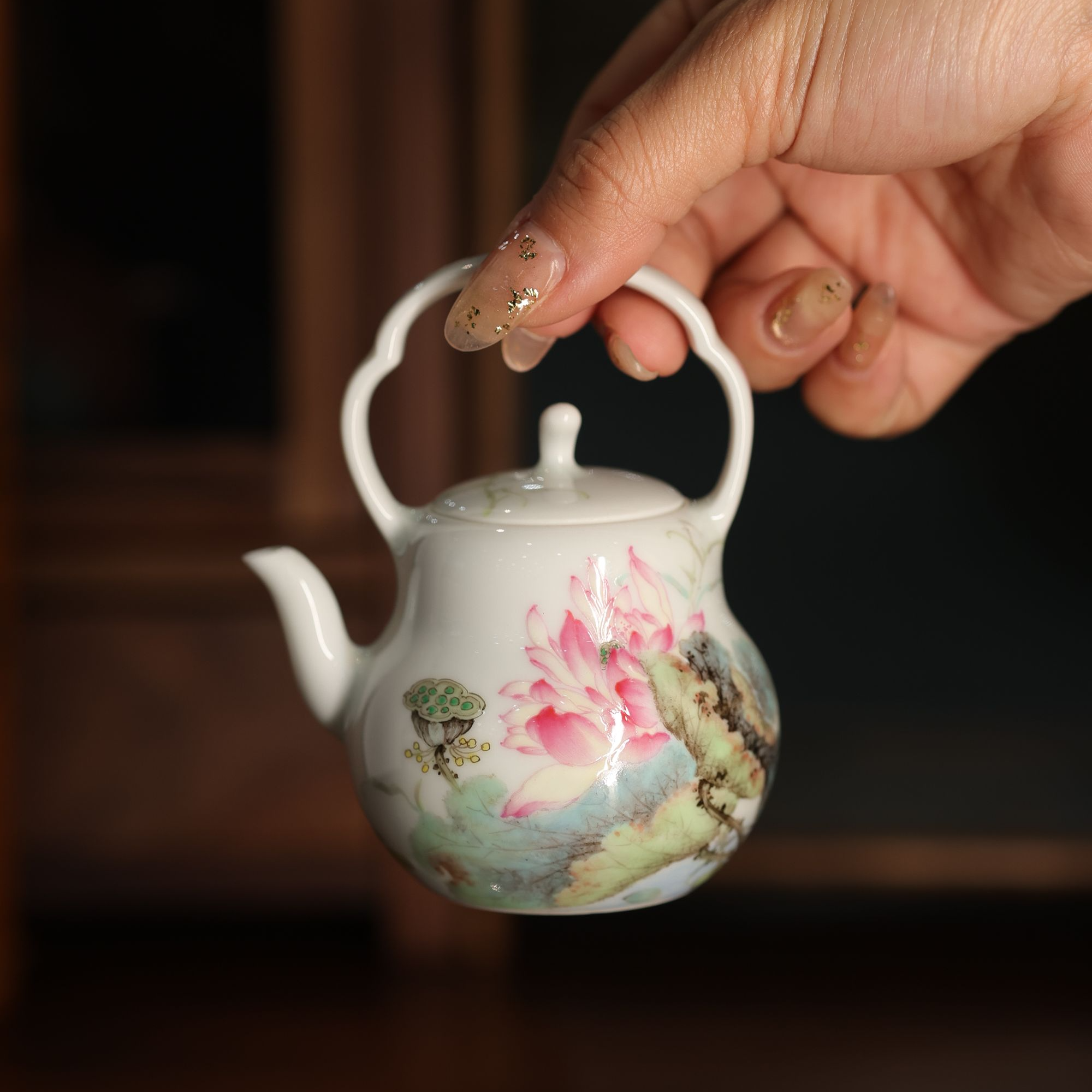 【唐唐赏瓷】元煦窑钟新春粉彩国画写意荷花小提梁壶纯手工