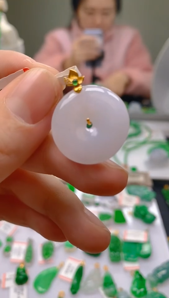 【闪购商品】翡翠颈饰18K金镶嵌天然翡翠A货，一物一证