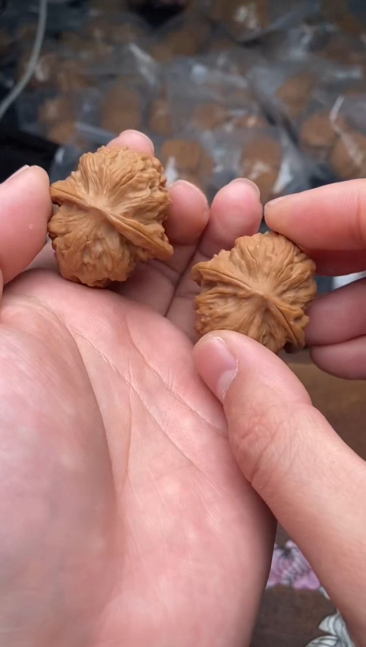 【闪购商品】文玩核桃把件G67号33尺野狼