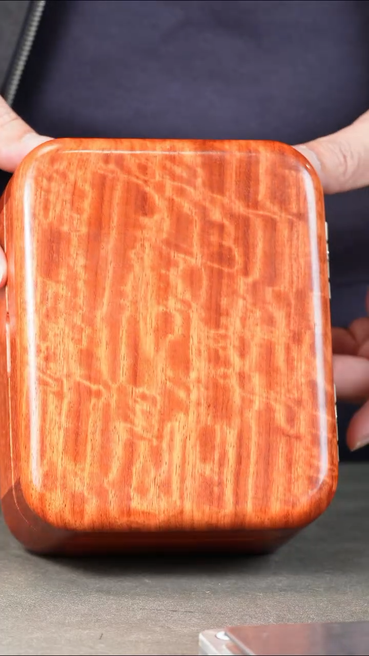 大果紫檀（缅甸花梨）其他缅花龙胆水波面包盒