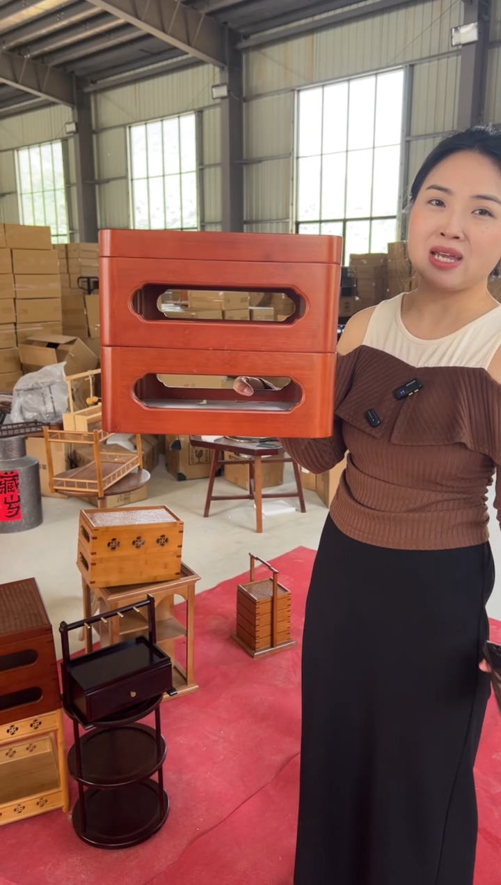 子云深色红色，2层高山楠竹