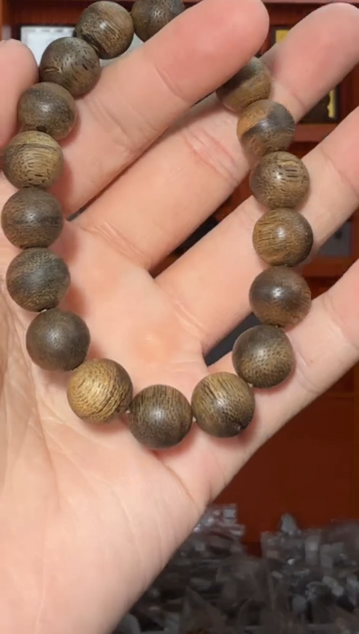 手串沉香绿底文莱1.1多样性发一