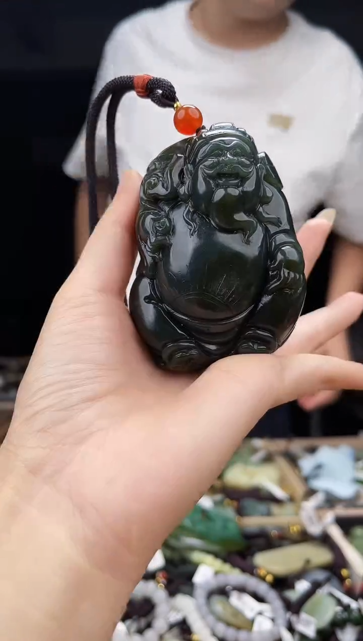 颈饰未镶嵌和田玉1