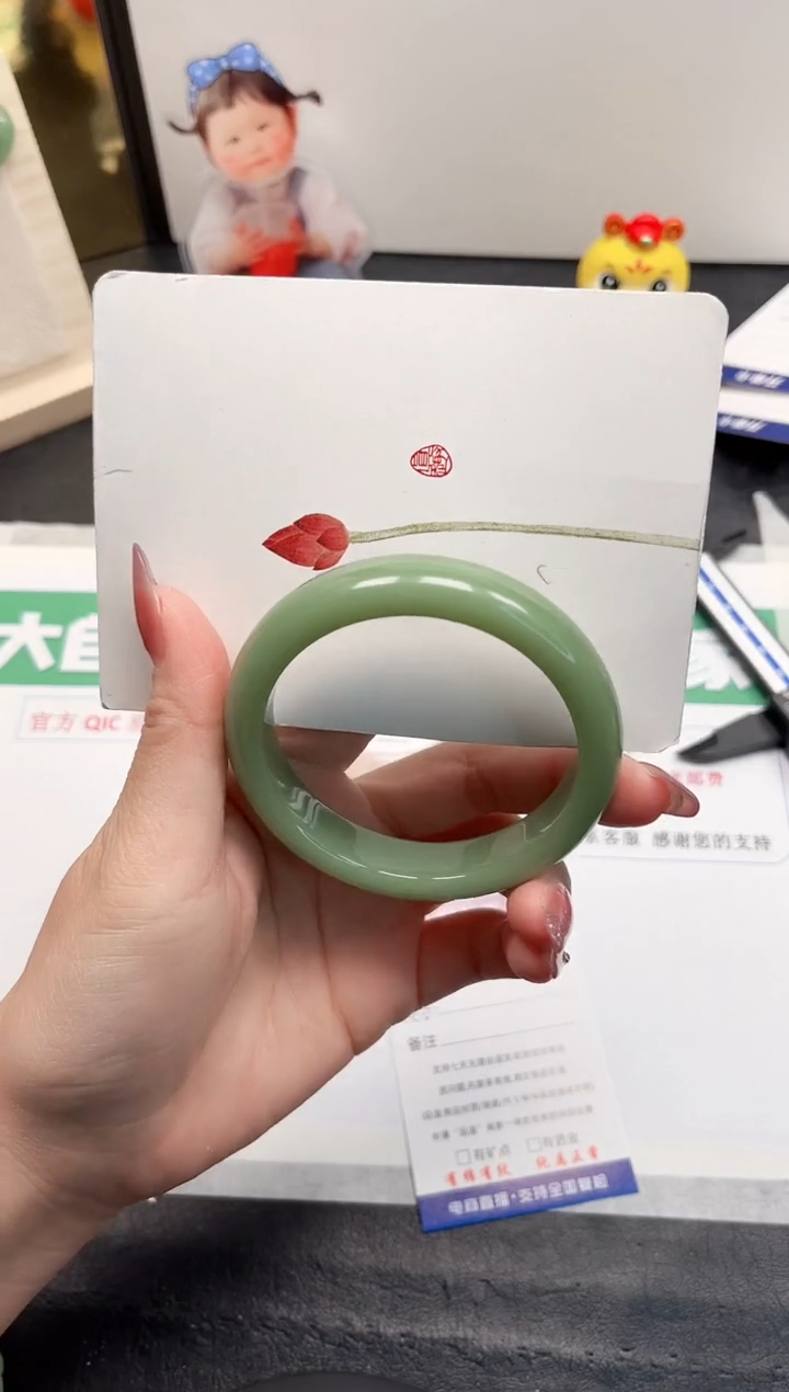 【闪购商品】石英质玉手镯未镶嵌114-58