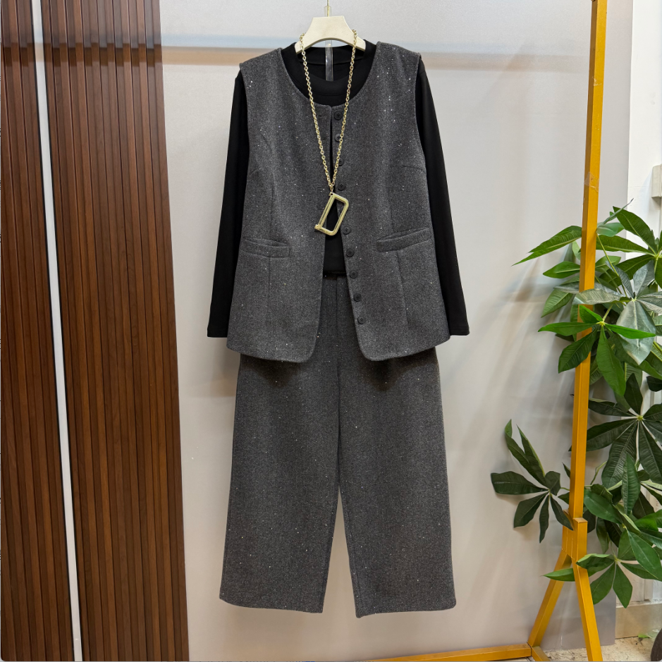 新款大码女装时尚洋气纯色高级INS风马甲打底衫九分裤三件套套装