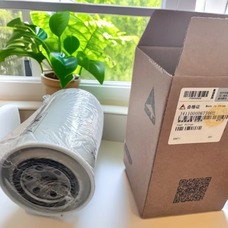 山东临工LG60 75 55 65 80 90柴油滤芯配件挖掘机，原厂经适件。