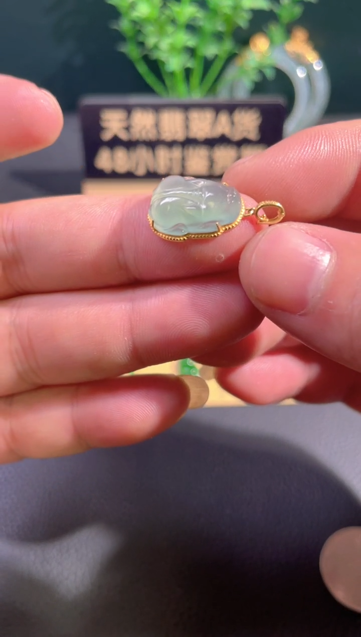 颈饰18K金镶嵌翡翠翡翠