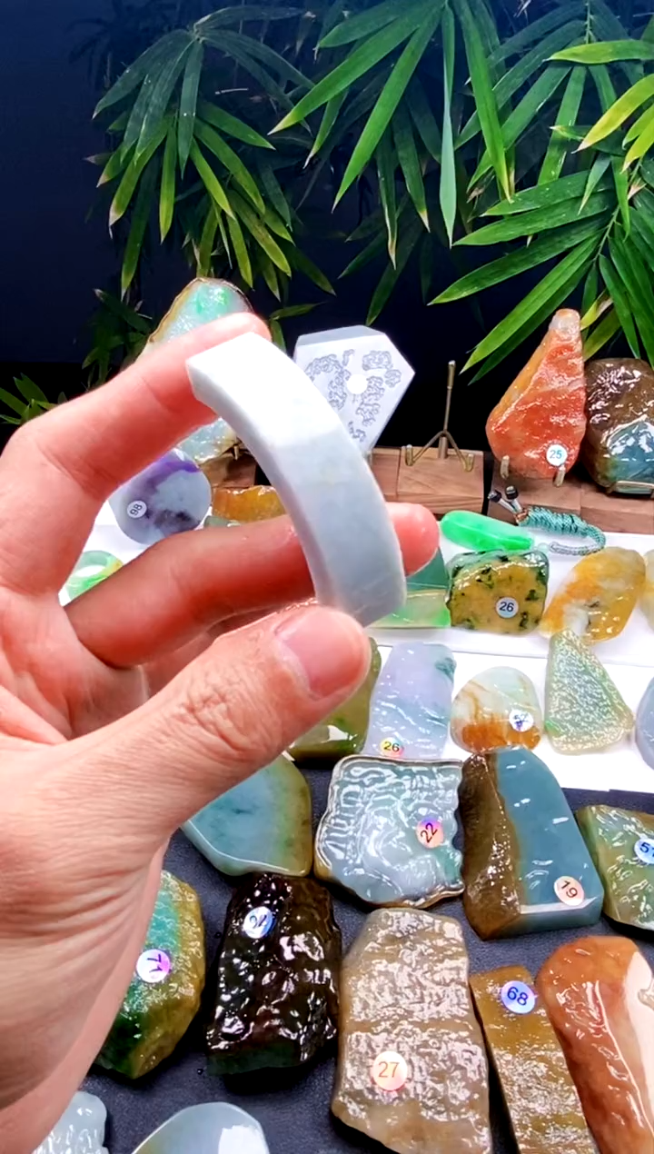 【闪购商品】定制翡翠未镶嵌翡翠