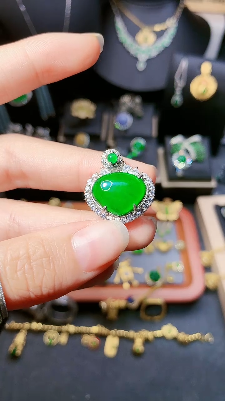 【闪购商品】翡翠吊坠(赠链)银S925镶嵌吊坠