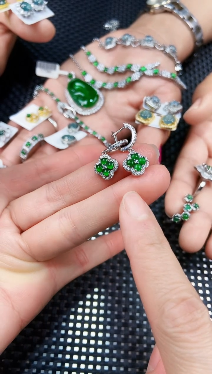 【闪购商品】翡翠耳饰未镶嵌111111111