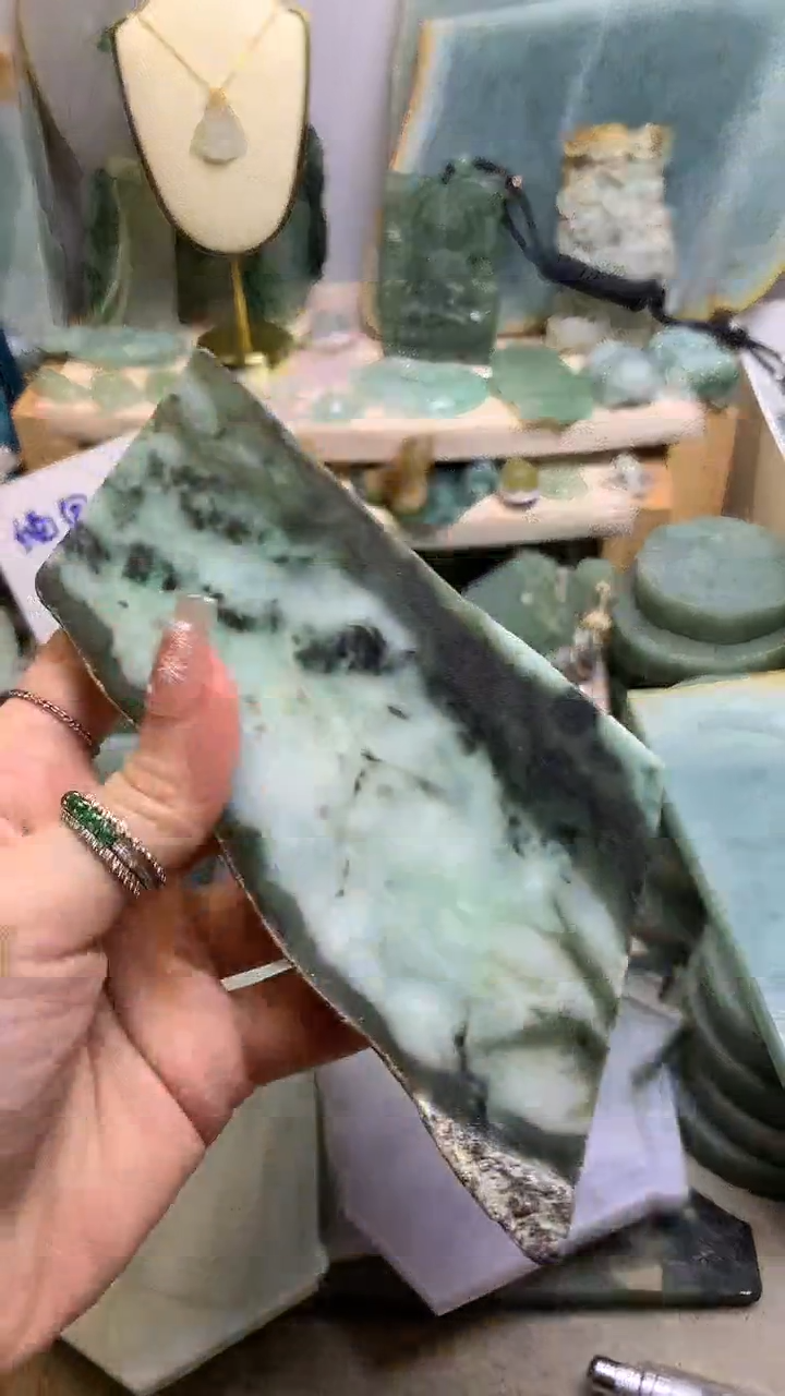 【闪购商品】翡翠挂件未镶嵌缅甸A货翡翠，没有运费险