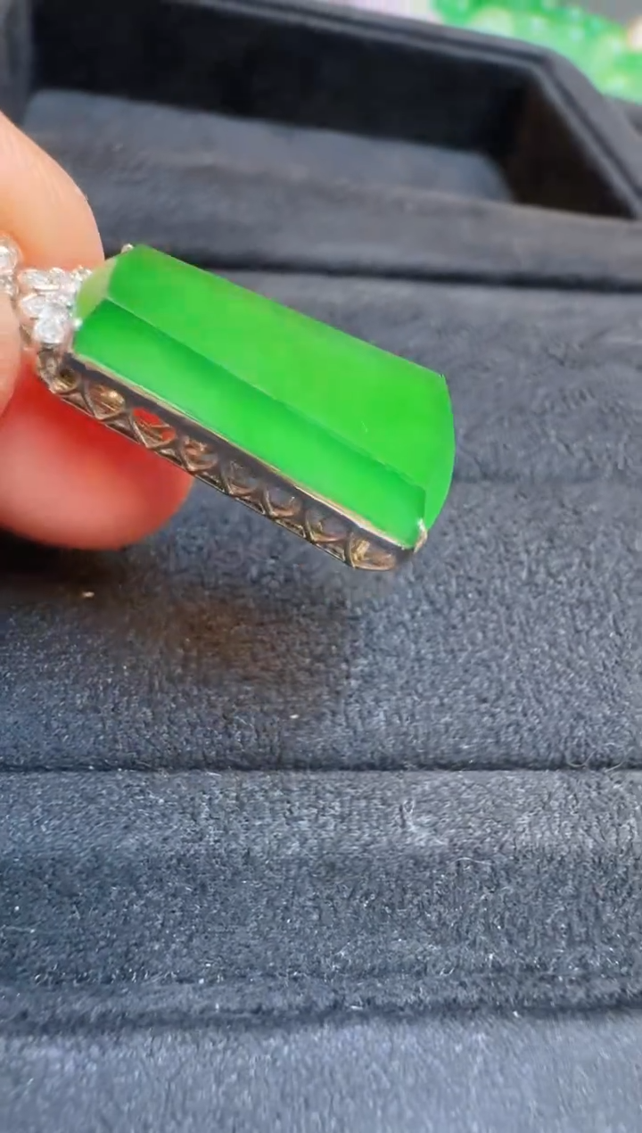 【闪购商品】翡翠吊坠(不含链)18K金镶嵌多样性团购发一件