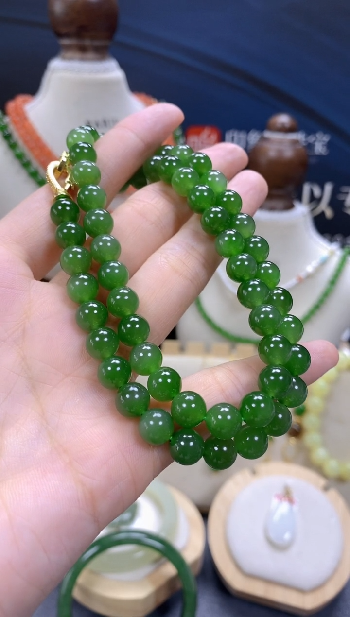 和田玉未镶嵌颈饰cg