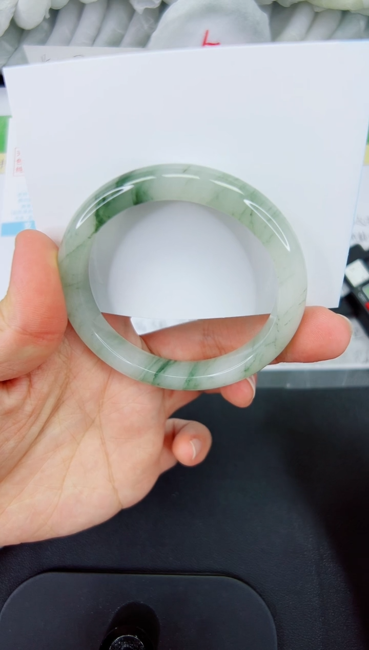 【闪购商品】石英质玉手镯未镶嵌249-56.7