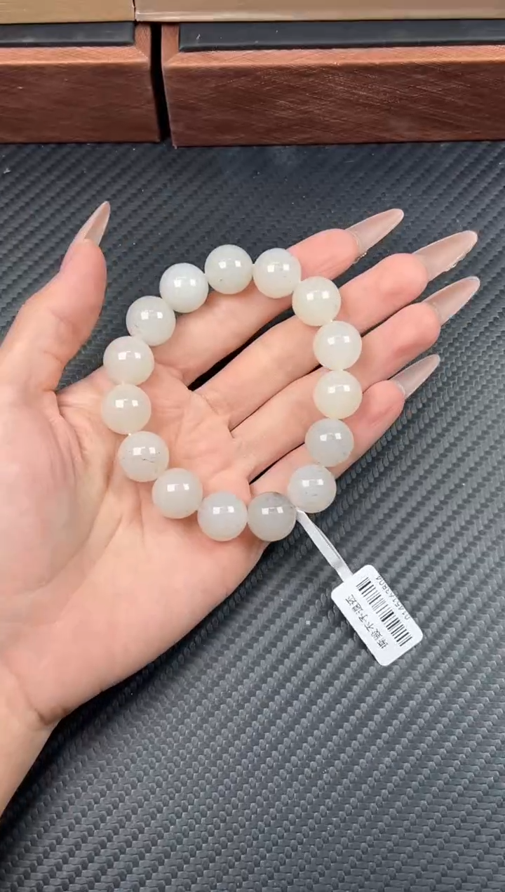 未镶嵌手串和田玉黑山微色差卡14Jm