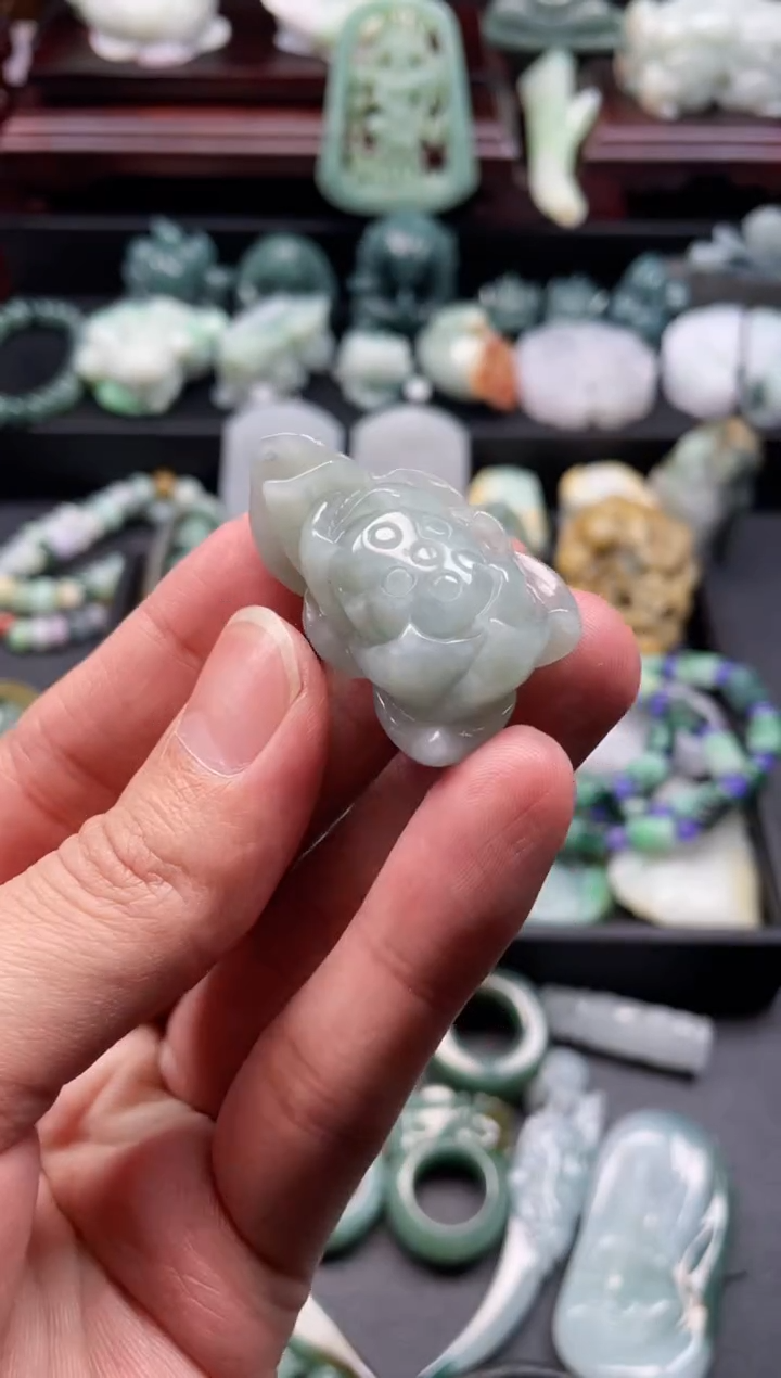 颈饰未镶嵌翡翠6  天然翡翠a货  荷花