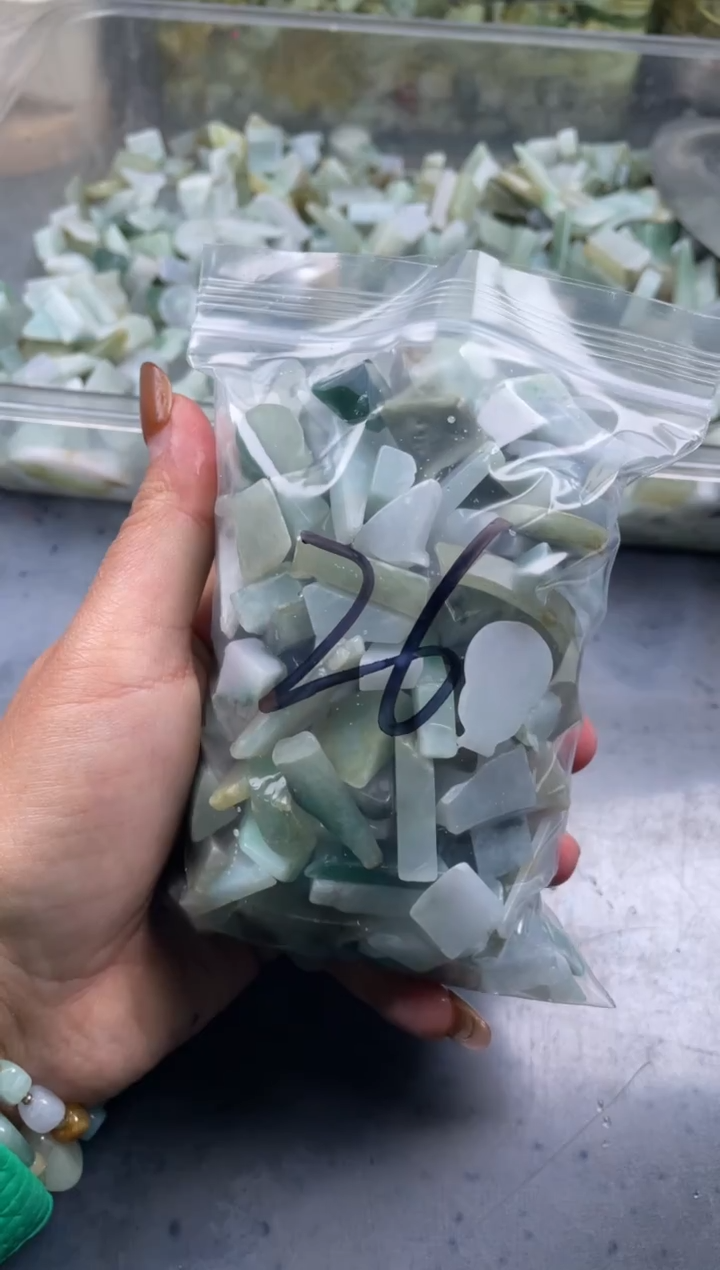 配石翡翠天然翡翠小号500克26