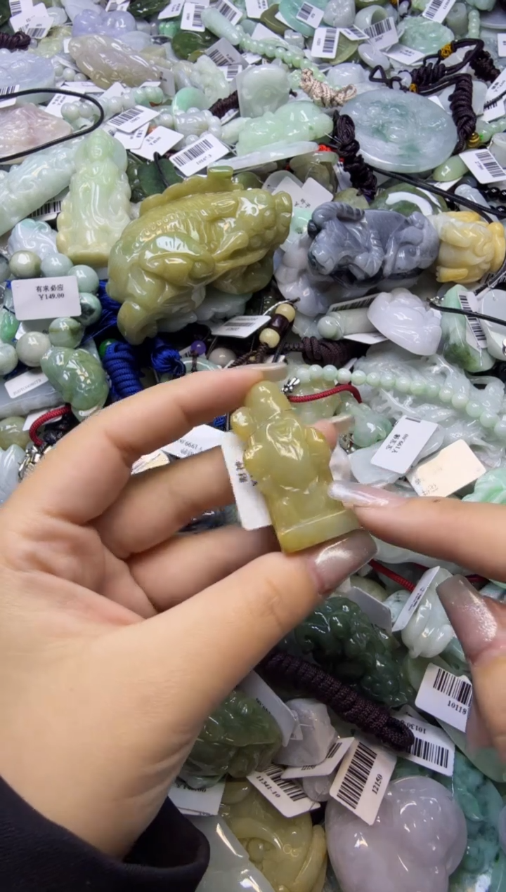 【闪购商品】翡翠颈饰未镶嵌00000301