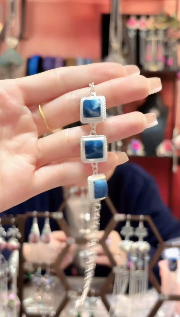 织绣云织谣民族风精美饰品 127