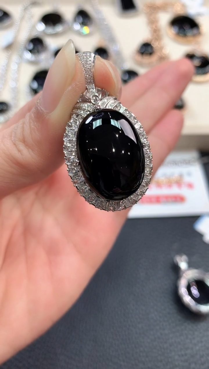 【闪购商品】翡翠吊坠(不含链)18K金镶嵌m107不退换