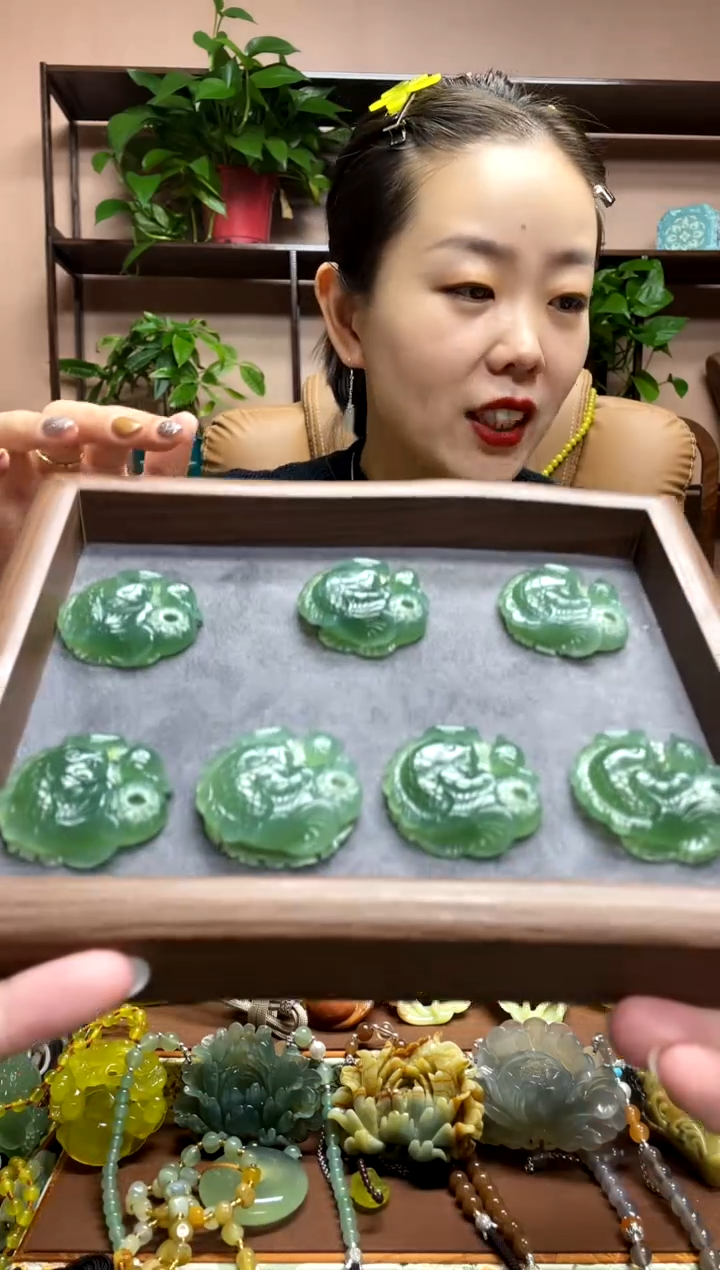 未镶嵌岫玉吊坠多样性发货发其中之一