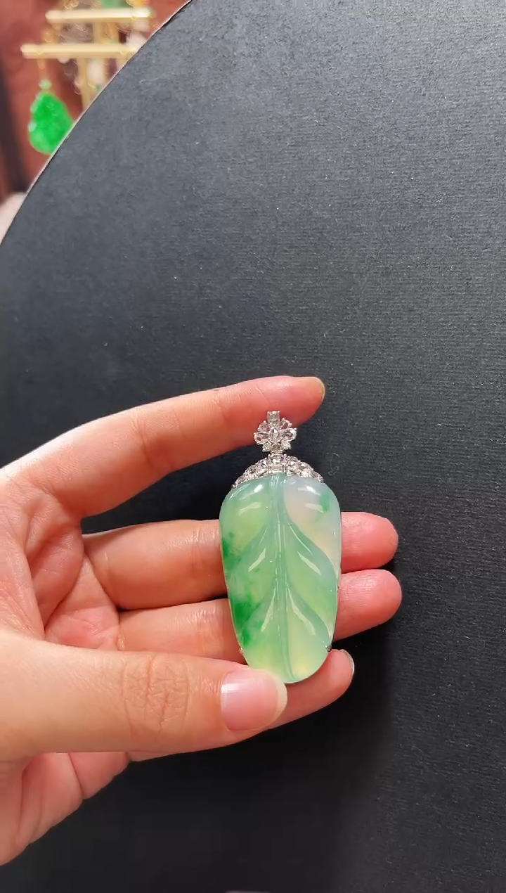 【闪购商品】翡翠吊坠(不含链)18K金镶嵌支持48小时鉴赏