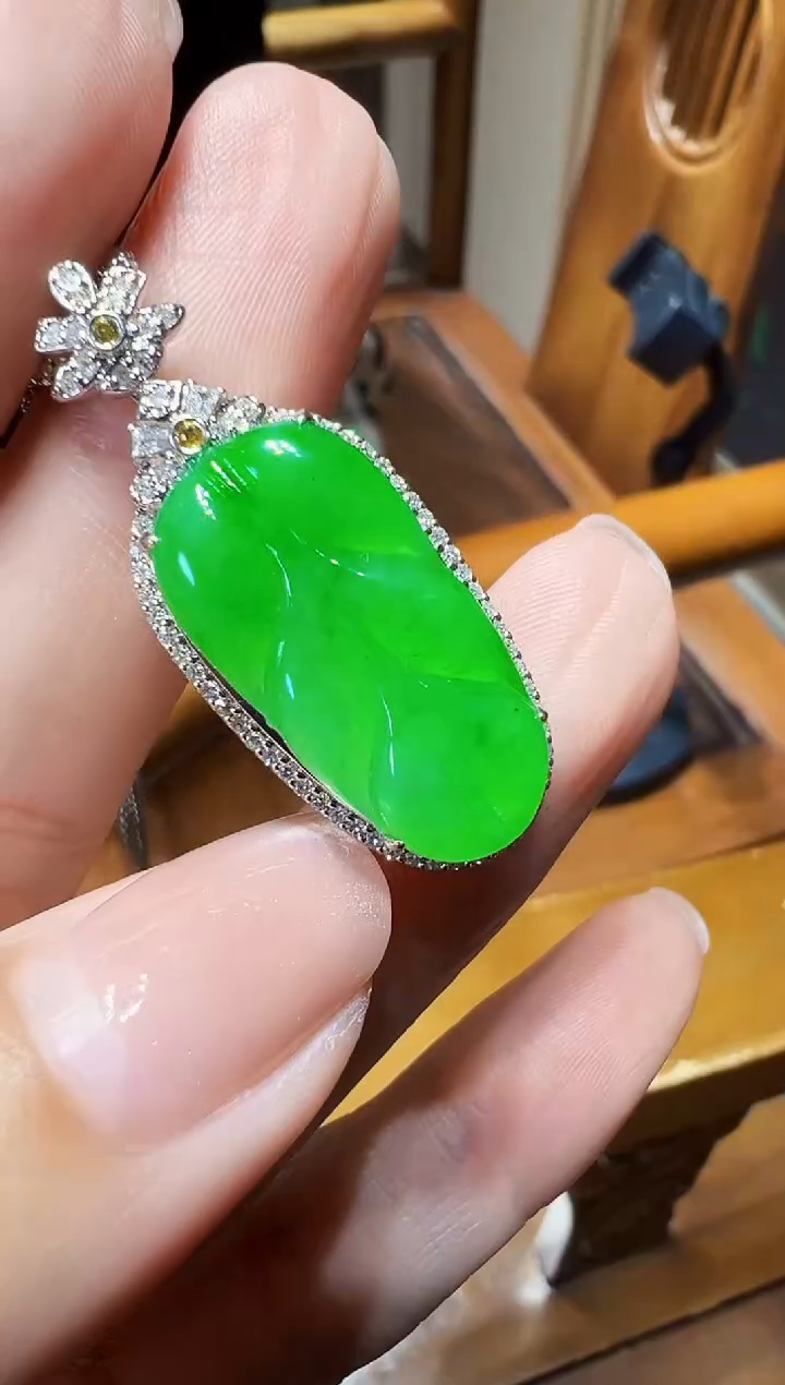 翡翠18K金镶嵌吊坠(不含链)叶子