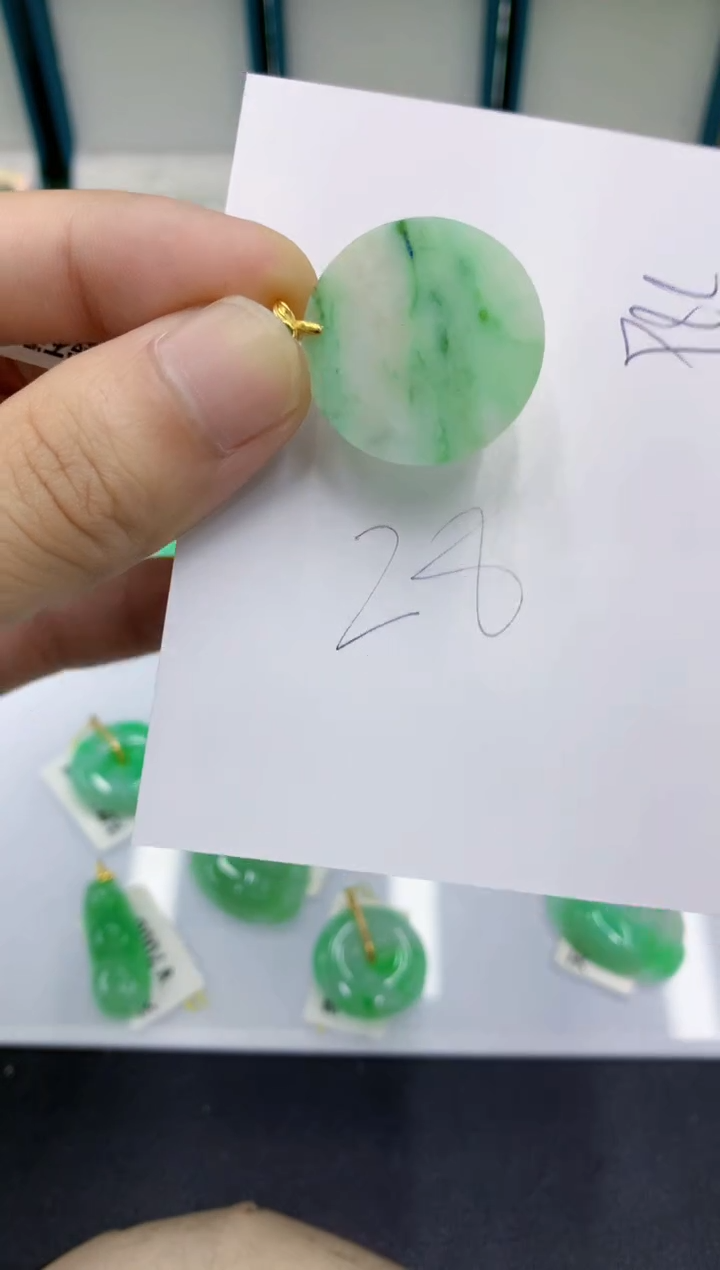 颈饰未镶嵌翡翠翡翠