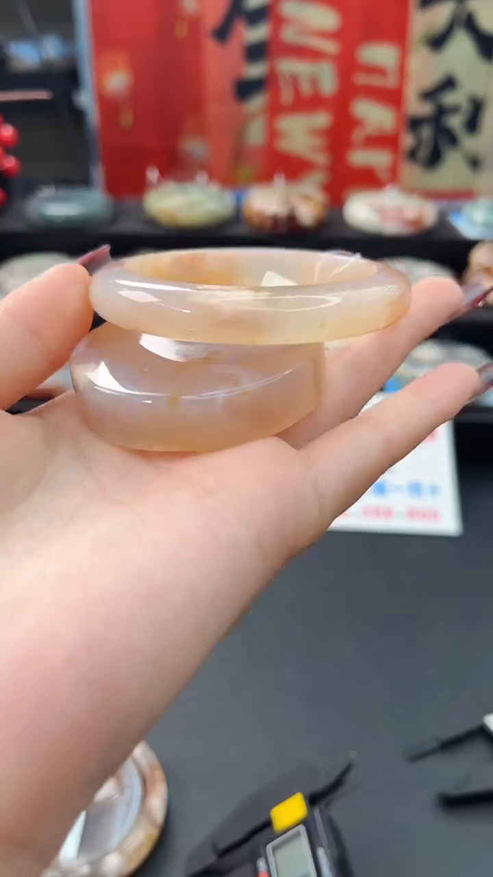 【闪购商品】石英质玉手镯未镶嵌赠送镯心（55圈口）