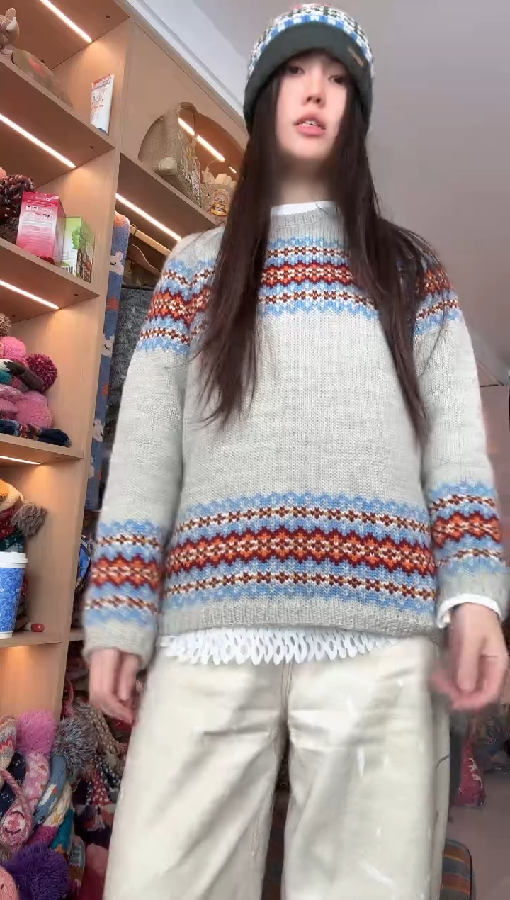 羊毛浅灰色套头毛衣