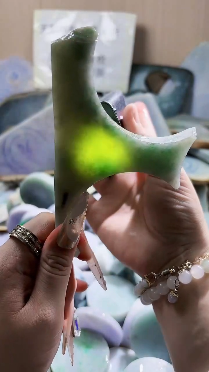 翡翠未镶嵌颈饰翡翠A货 江谭558