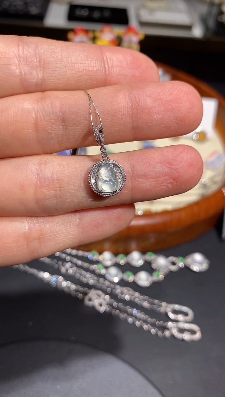 【闪购商品】翡翠吊坠(不含链)18K金镶嵌吊坠