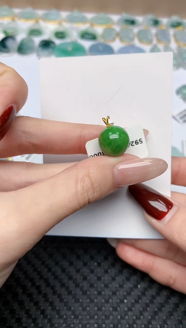 【闪购商品】翡翠颈饰18K金镶嵌天然翡翠a货