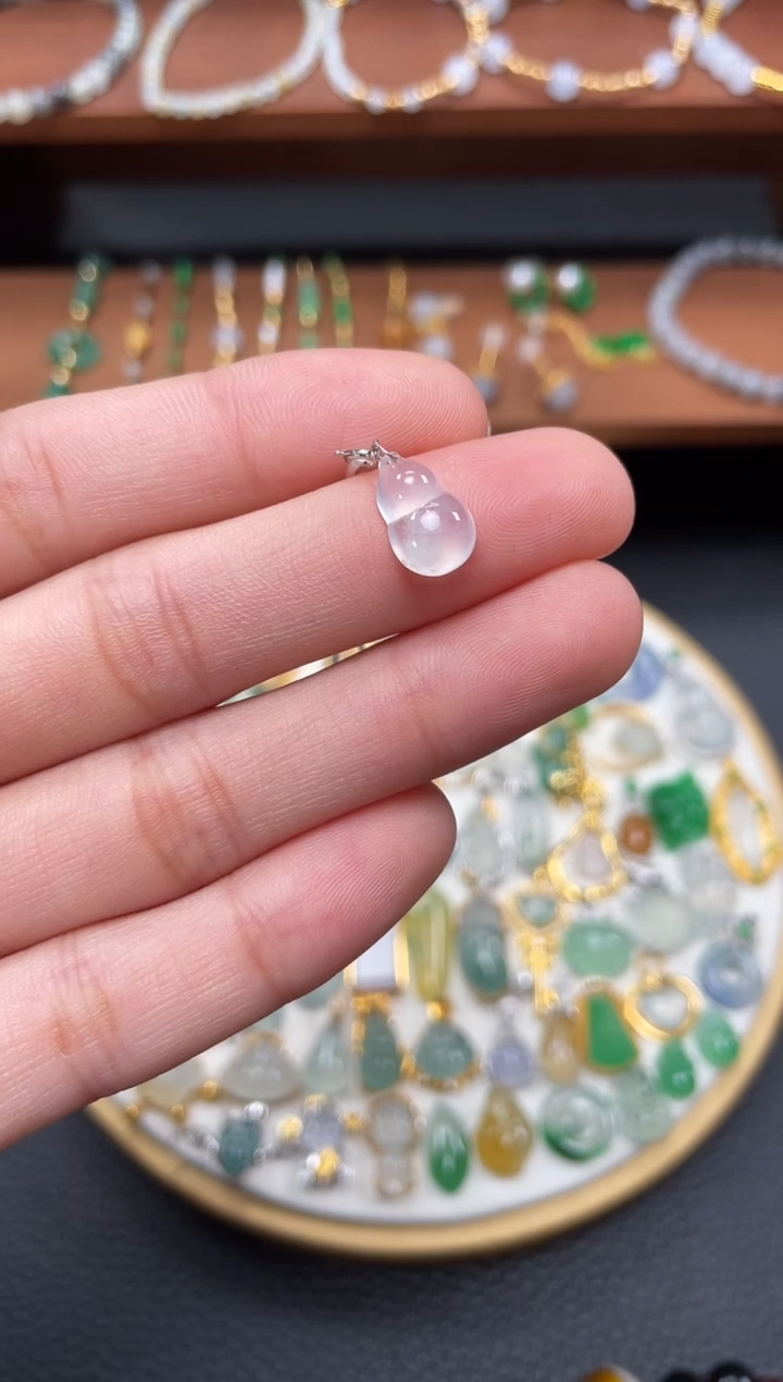 【闪购商品】翡翠吊坠(不含链)18K金镶嵌一个   JK479