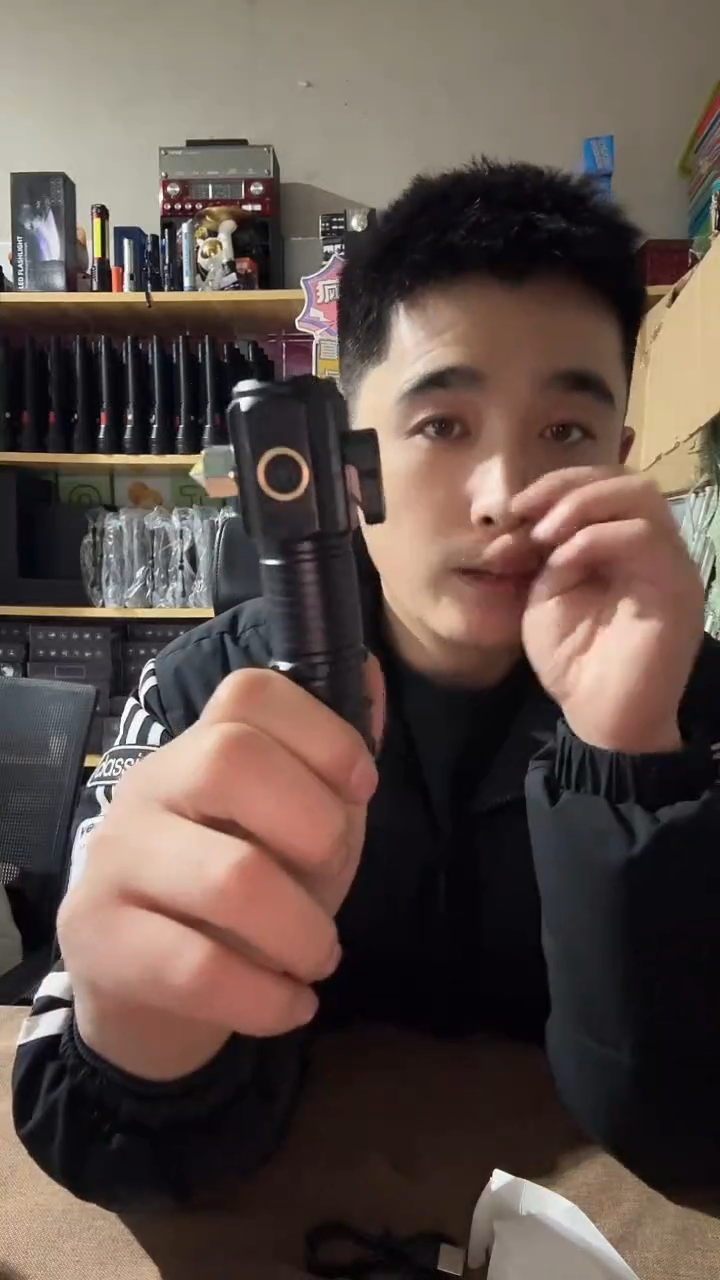 破窗锤合金三眼怪