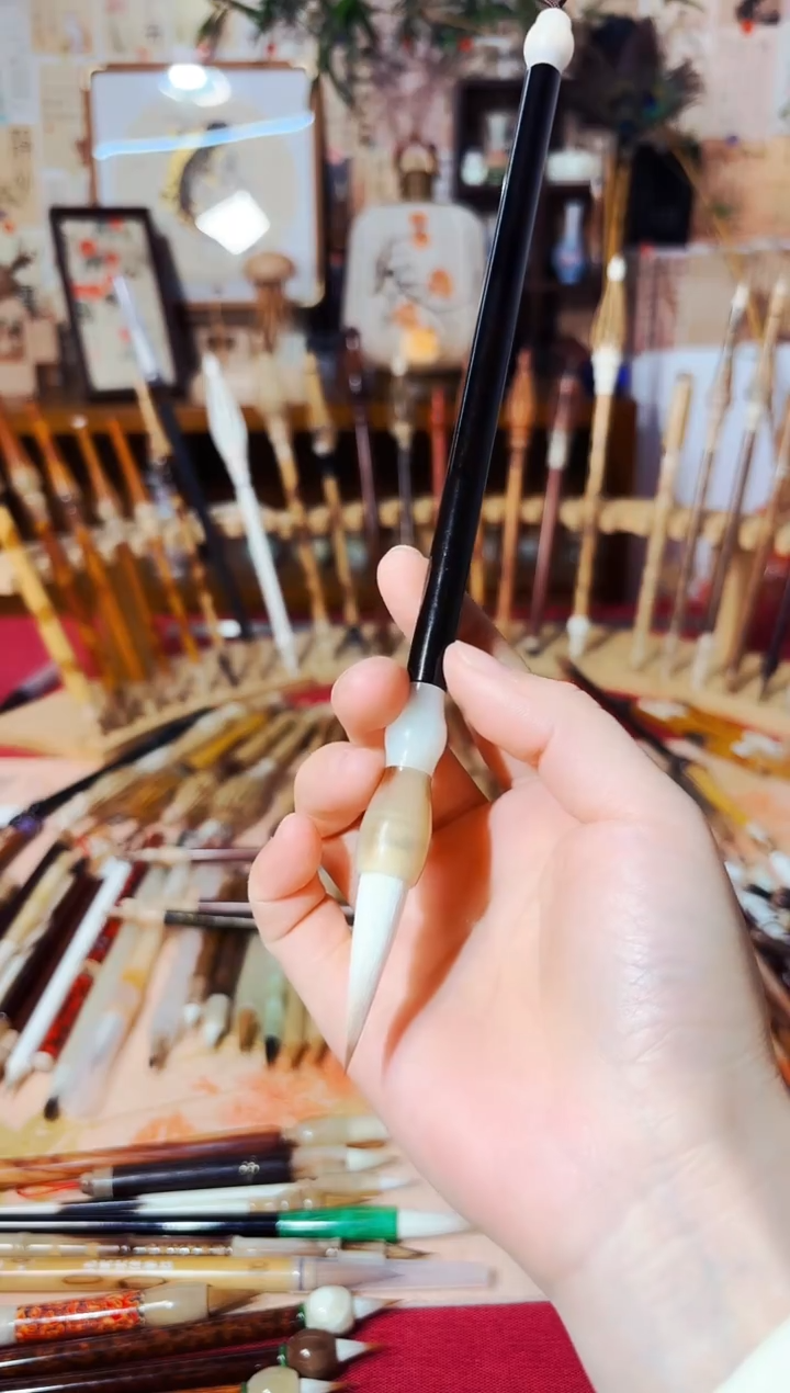 闪20 紫光黑檀菩提牛角笔杆纯兼毫出锋3.7（清水试笔）