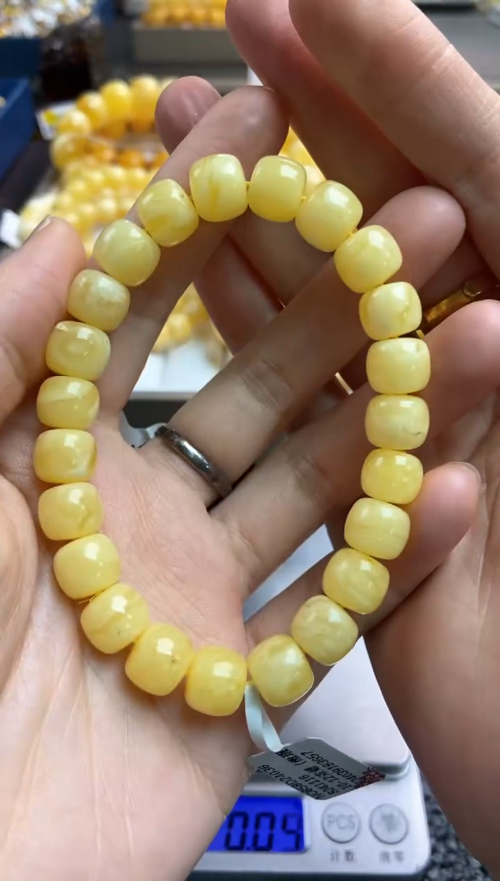 【闪购商品】蜜蜡珠宝奇石未镶嵌10，有瑕疵