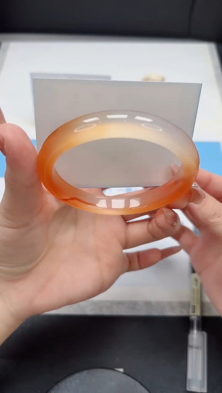 【闪购商品】石英质玉手镯未镶嵌99/64.2锦鲤