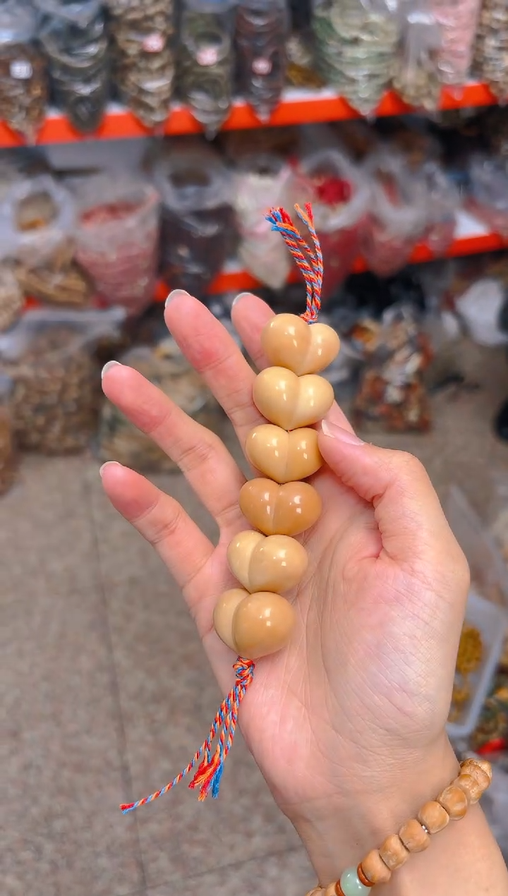 吊坠菩提根/象牙果黄色爱心一串