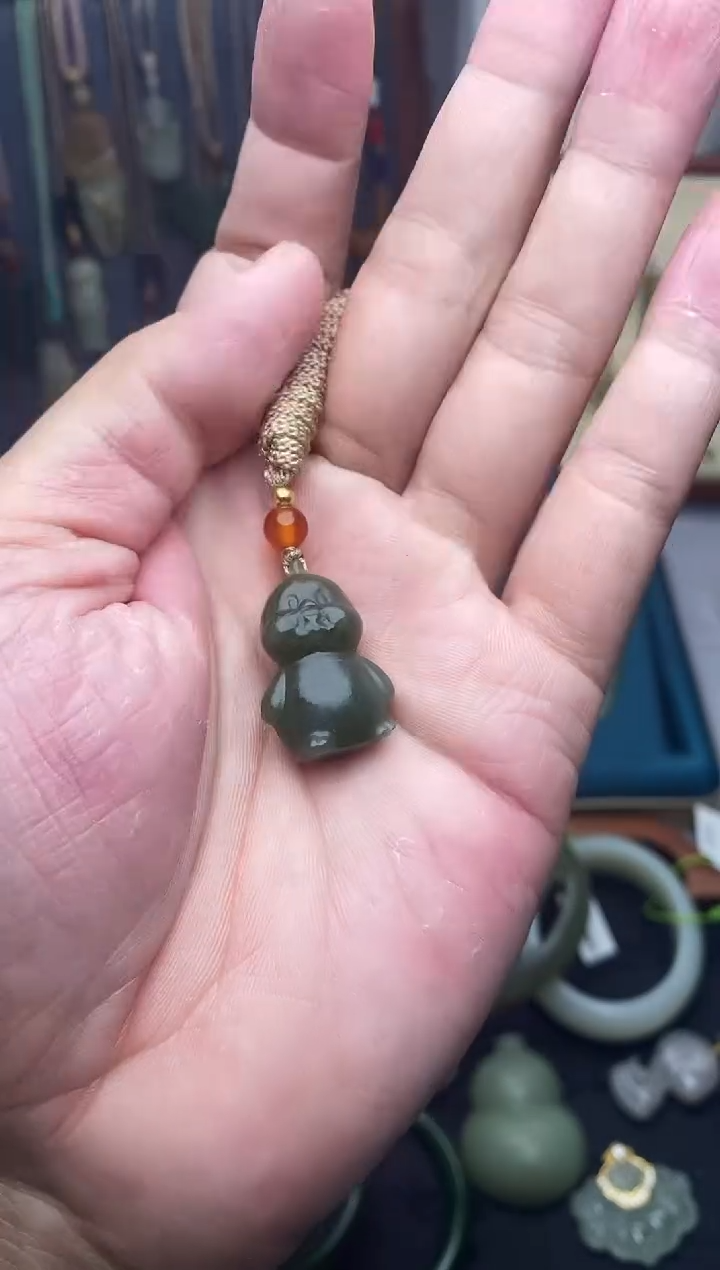 颈饰未镶嵌和田玉1