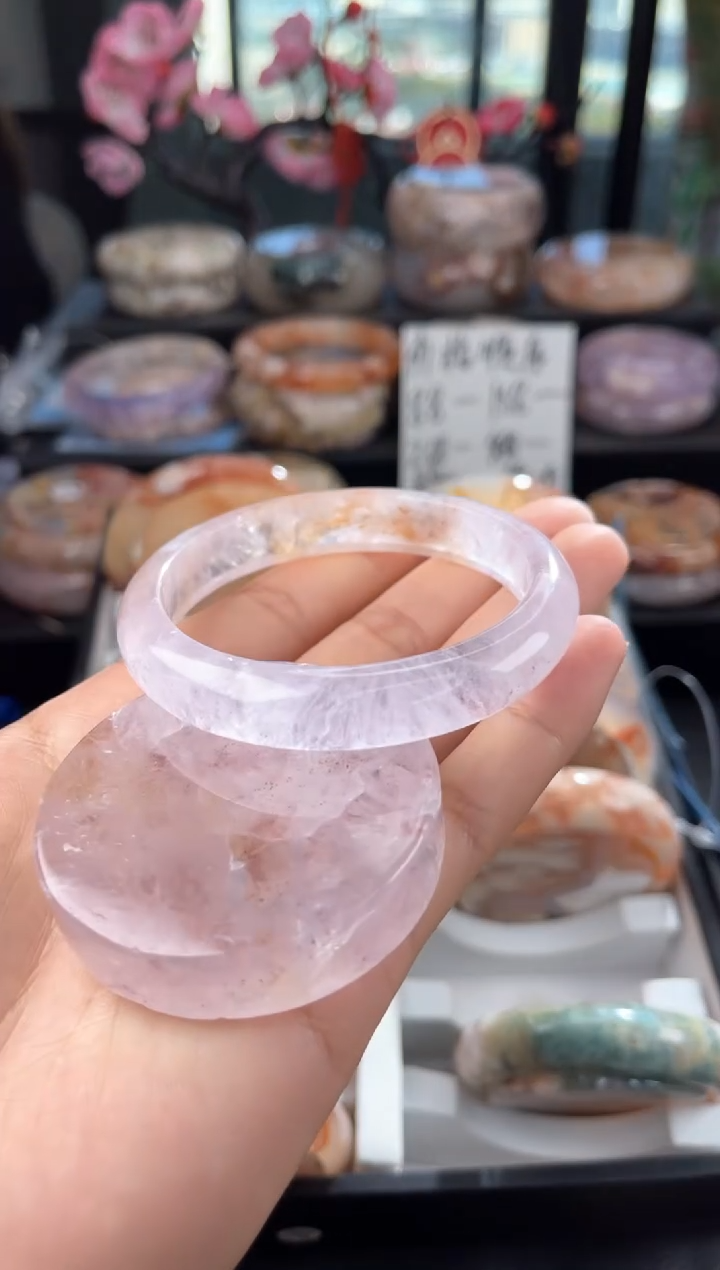 【闪购商品】石英质玉手镯未镶嵌55