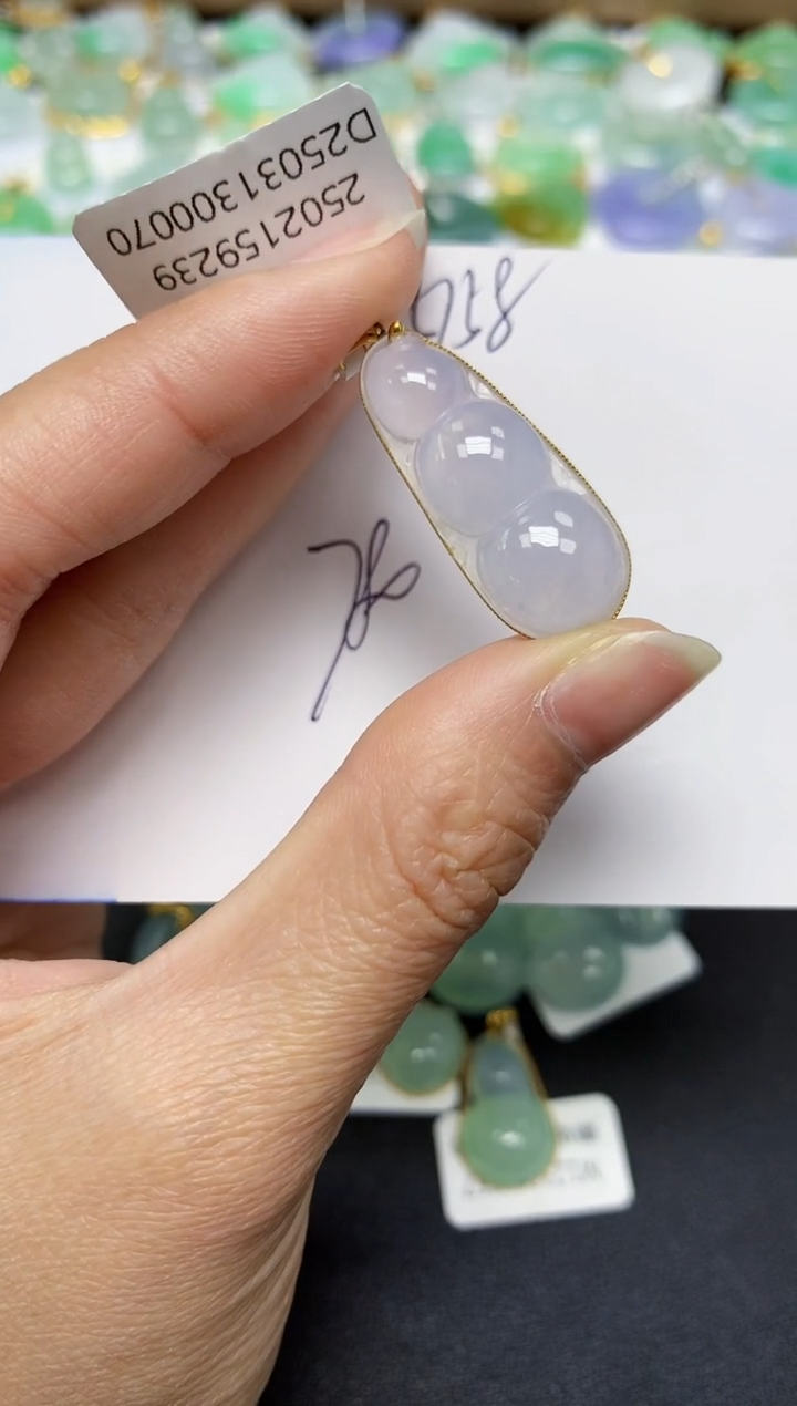 翡翠18K金镶嵌颈饰 天然翡翠A货