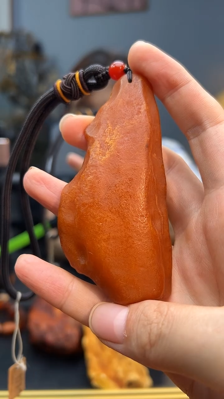 未镶嵌颈饰琥珀手把