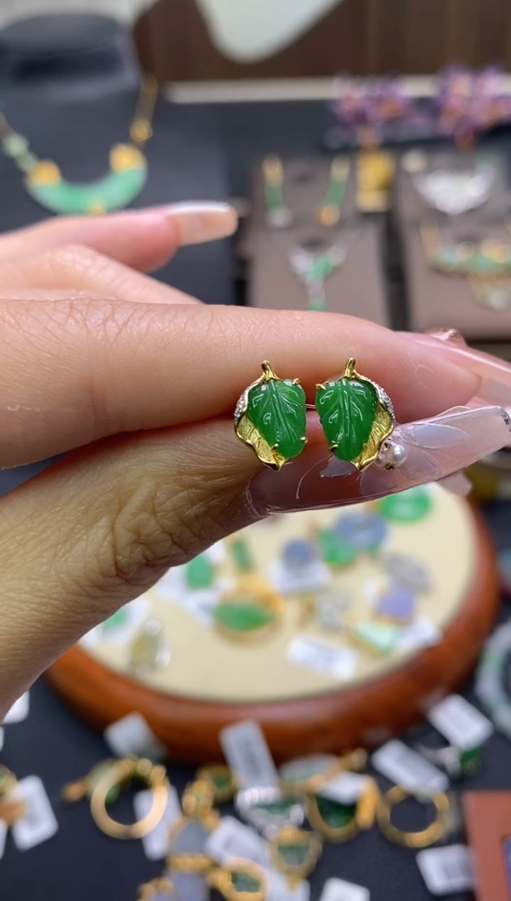 【闪购商品】翡翠颈饰18K金镶嵌净货16007