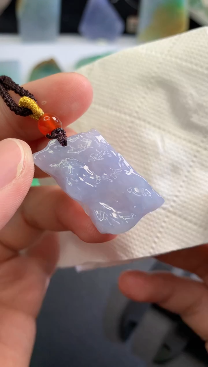 翡翠未镶嵌颈饰  